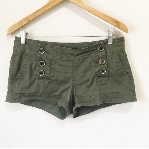 Express Pants - Express green kanji shorts size women 6